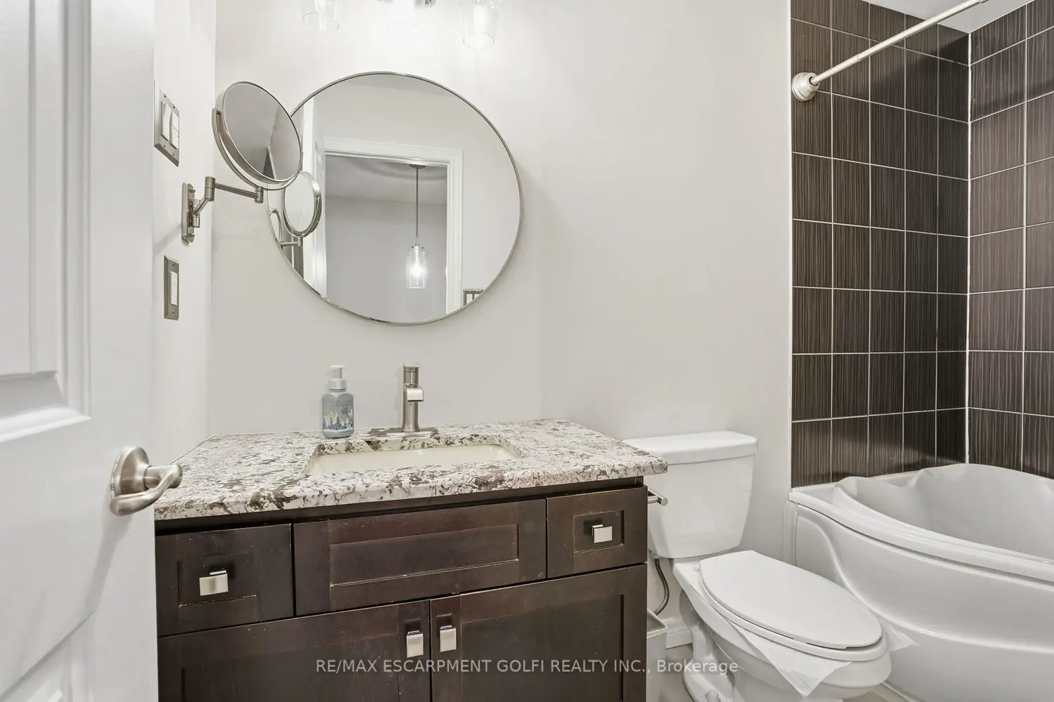 Additional image 12 of 201 Westbank Trail 13