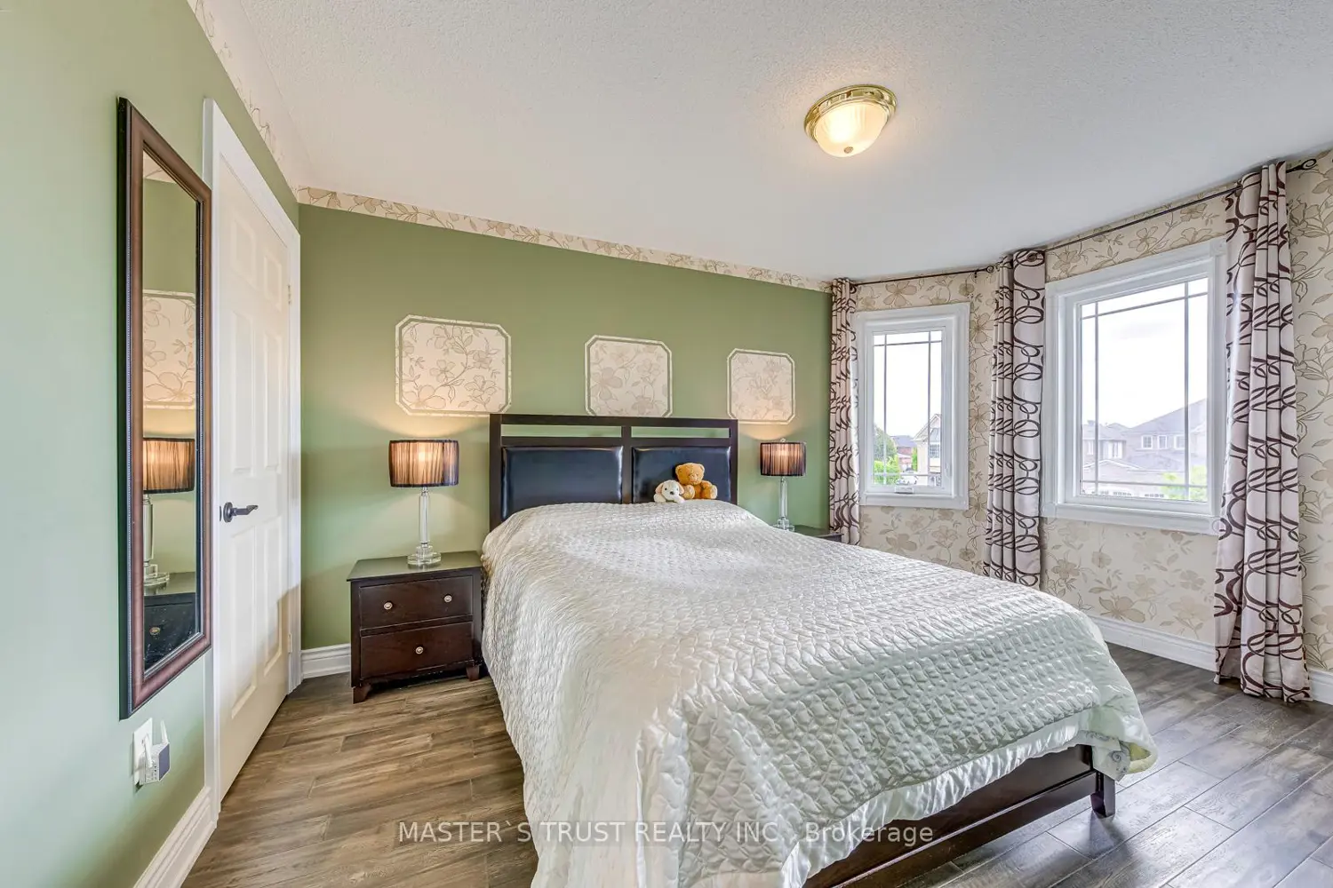 Additional image 16 of 66 Snow Leopard Court