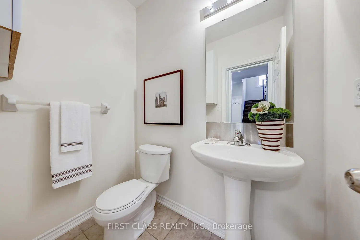 Additional image 4 of 2 James Parrott Avenue