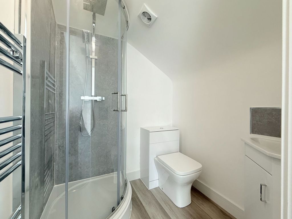 Additional image 9 of 3 bed flat for saleEdith Walk, Great Malvern, Worcestershire WR14