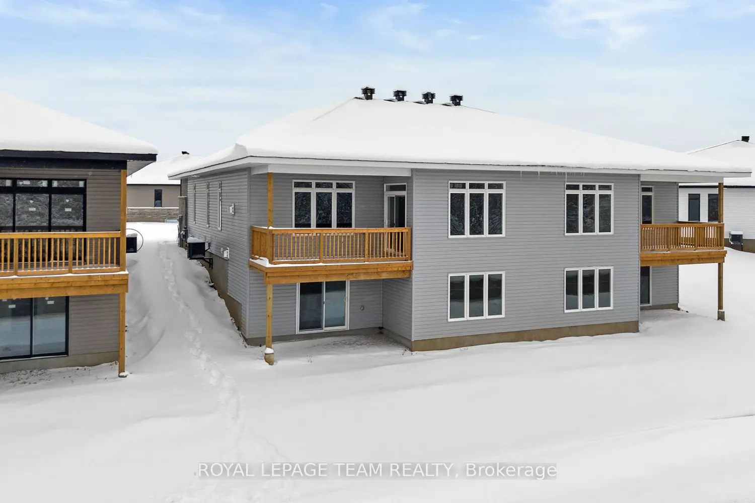 Additional image 18 of 1086 Moore Street