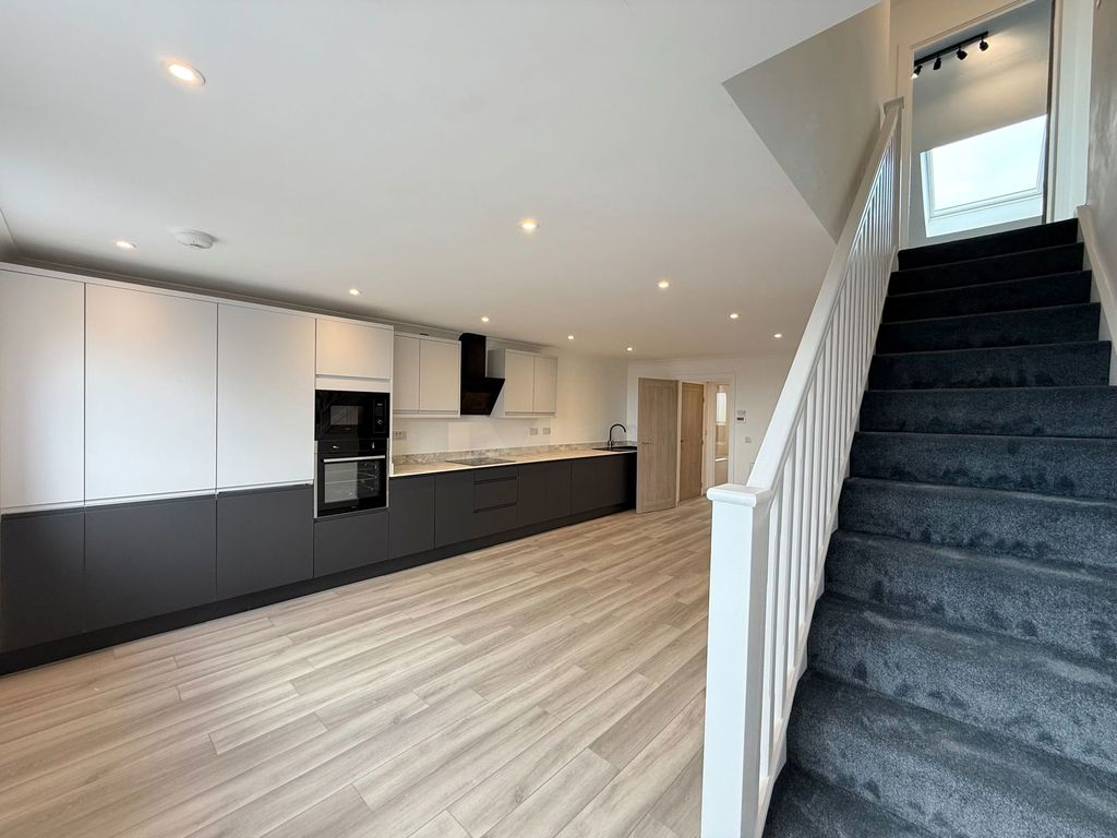 Additional image 3 of 3 bed flat for saleEdith Walk, Great Malvern, Worcestershire WR14