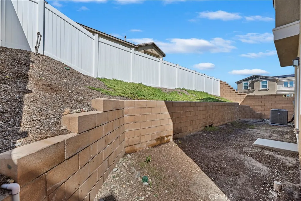 Additional image 32 of 364 Castaic Way, Rialto, CA 92377