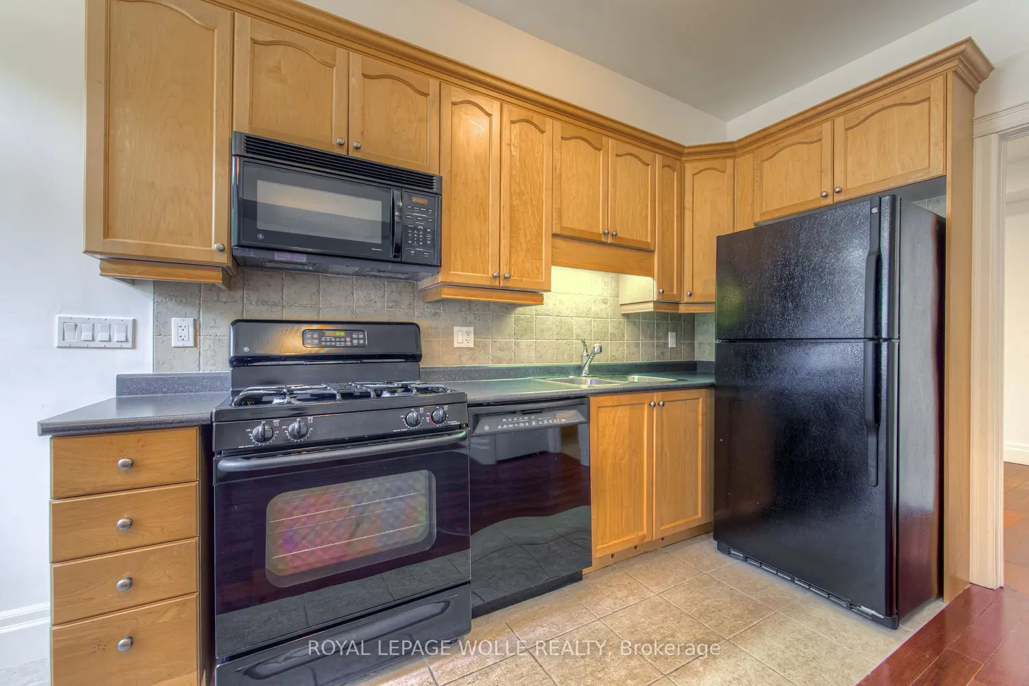 Additional image 5 of 555 King Street 109