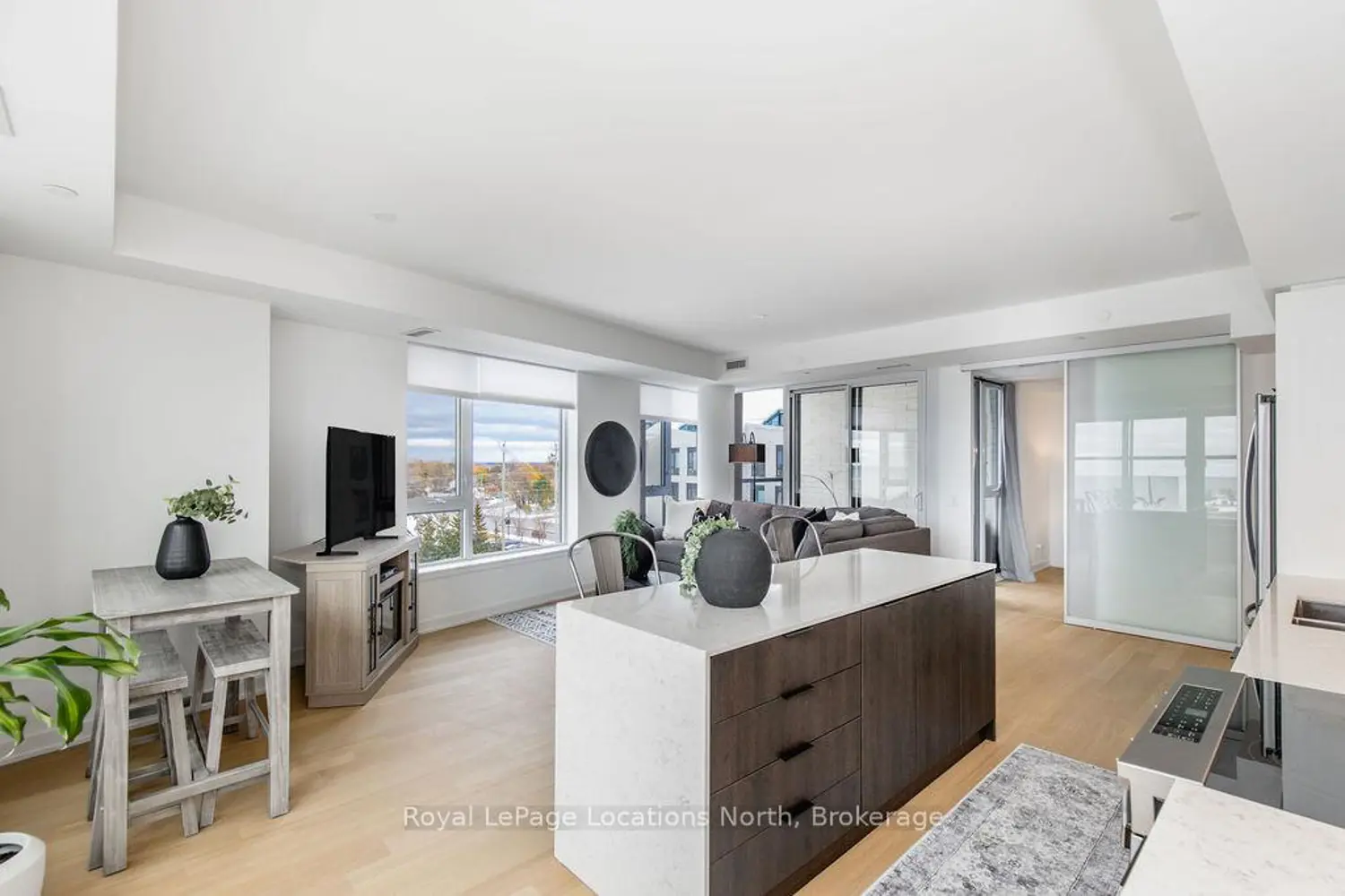 Additional image 13 of 31 Huron Street 523