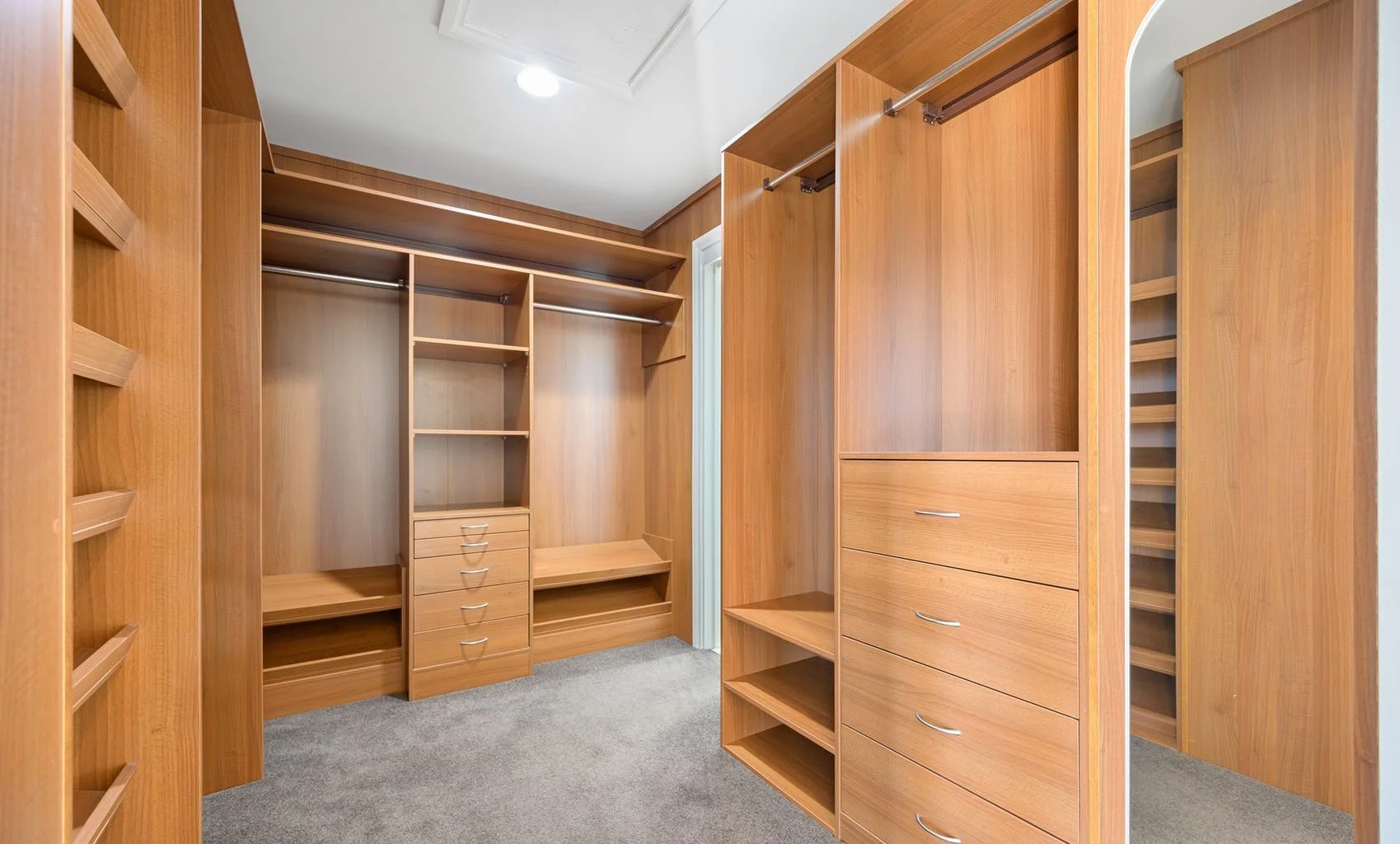 Additional image 12 of 15 Excalibur Court, Sovereign Islands QLD 4216