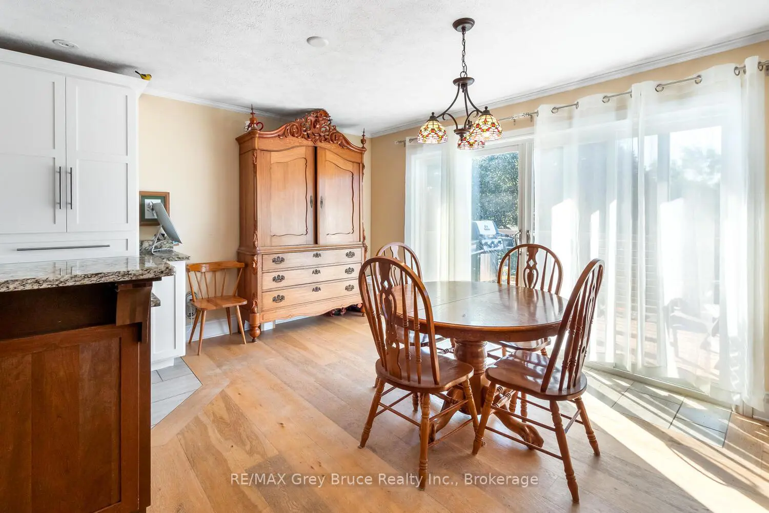 958 Highland Street photo 5