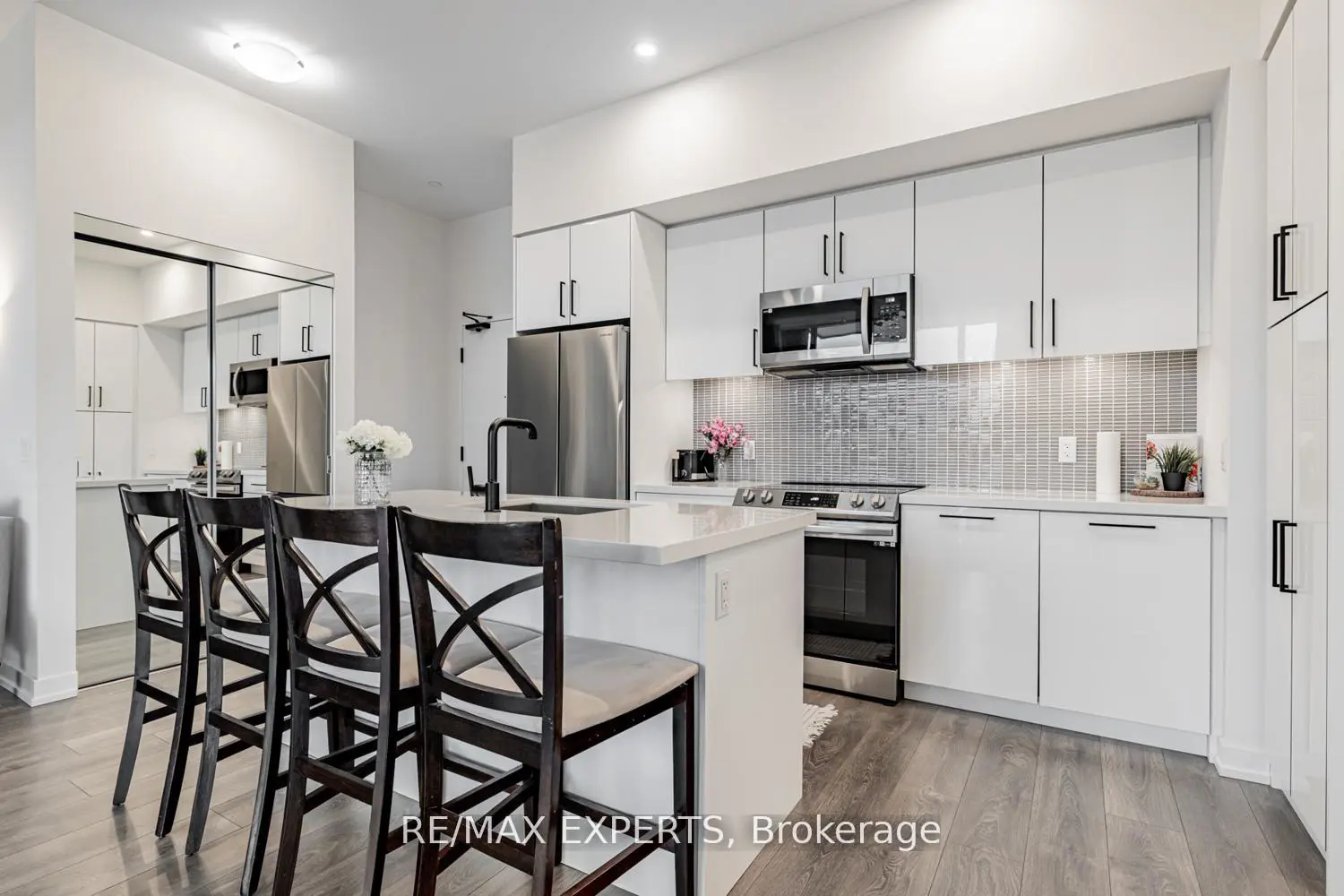 Additional image 9 of 415 Sea Ray Avenue 105