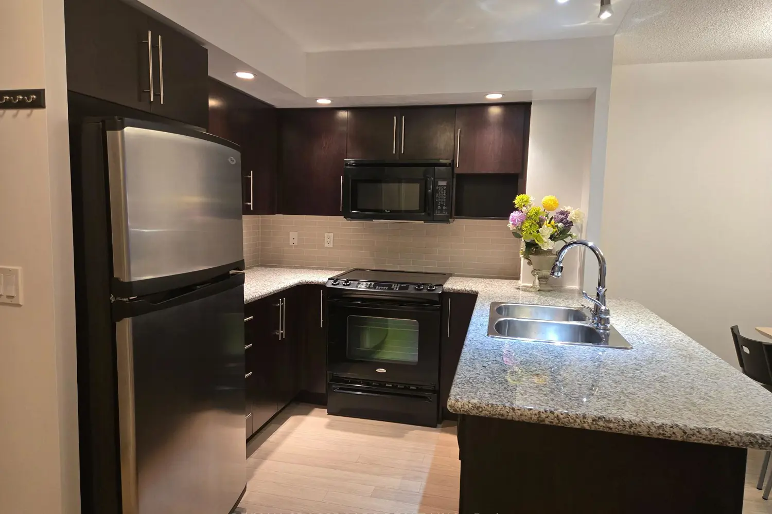 Additional image 9 of 23 Cox Boulevard 659