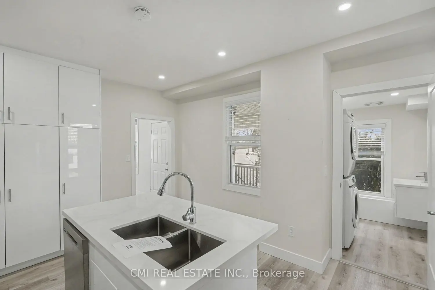 Additional image 6 of 2546 Wilson Street