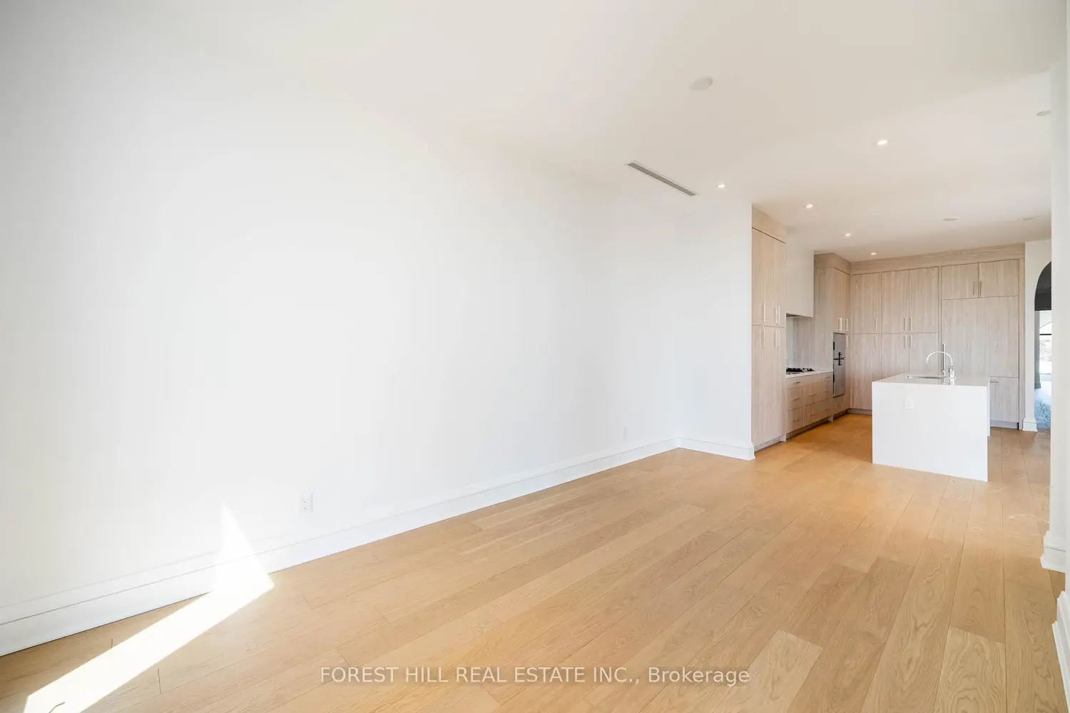 Additional image 10 of 2010 Bathurst Street 6A