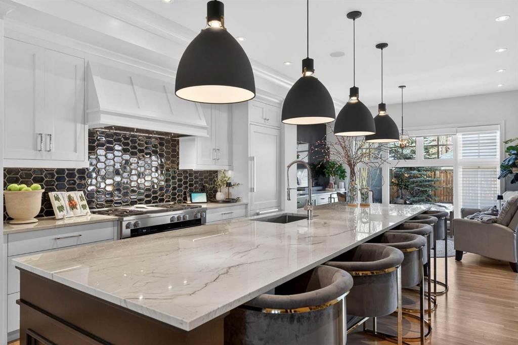 4215 16a Street SW, Calgary, AB, T2T 4L3