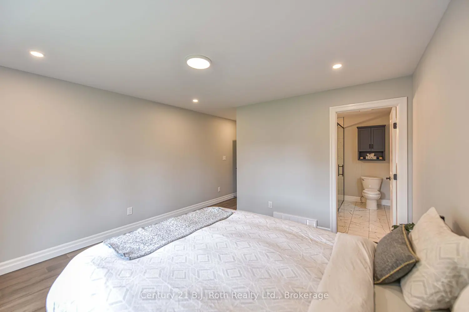 Additional image 14 of 3324 Bramshott Avenue