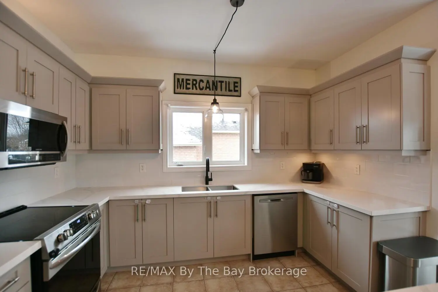 17 Basswood Drive photo 5