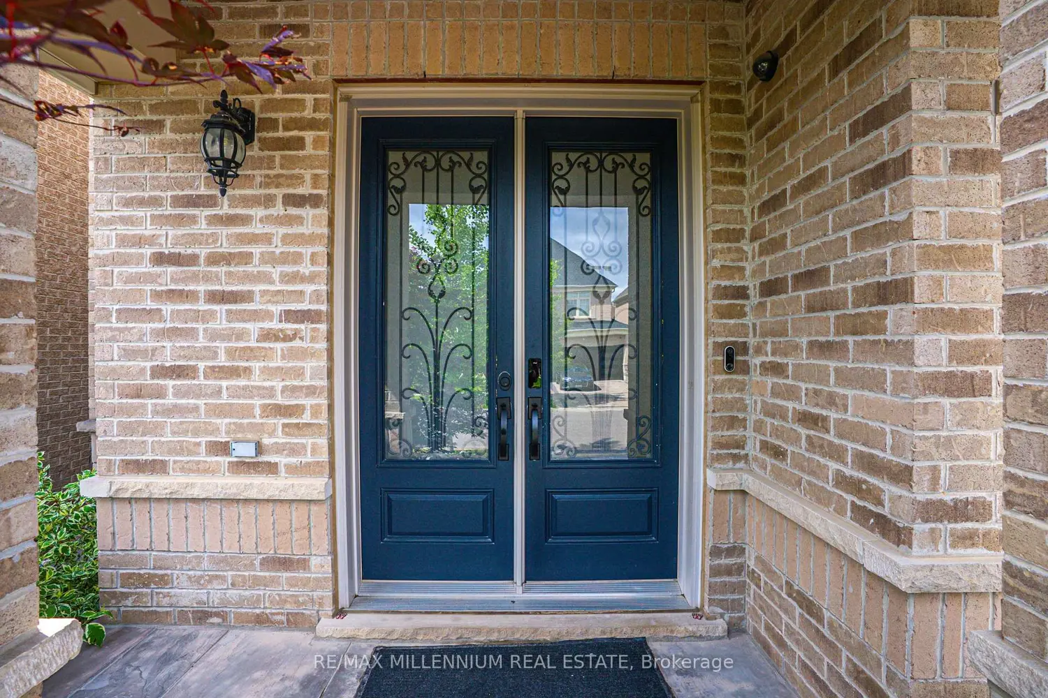 Additional image 3 of 51 Legendary Circle