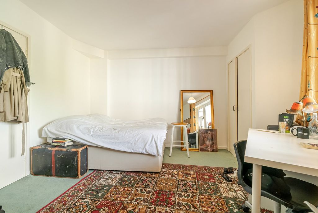 Additional image 3 of 3 bed flat for saleBurkes Road, Beaconsfield, Buckinghamshire HP9