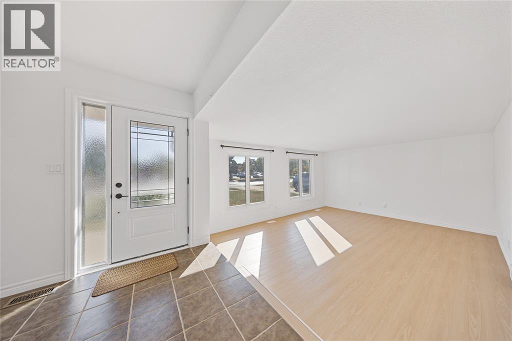 Additional image 3 of 1345 Wiltshire Drive, Sarnia, ON, N7S4P3