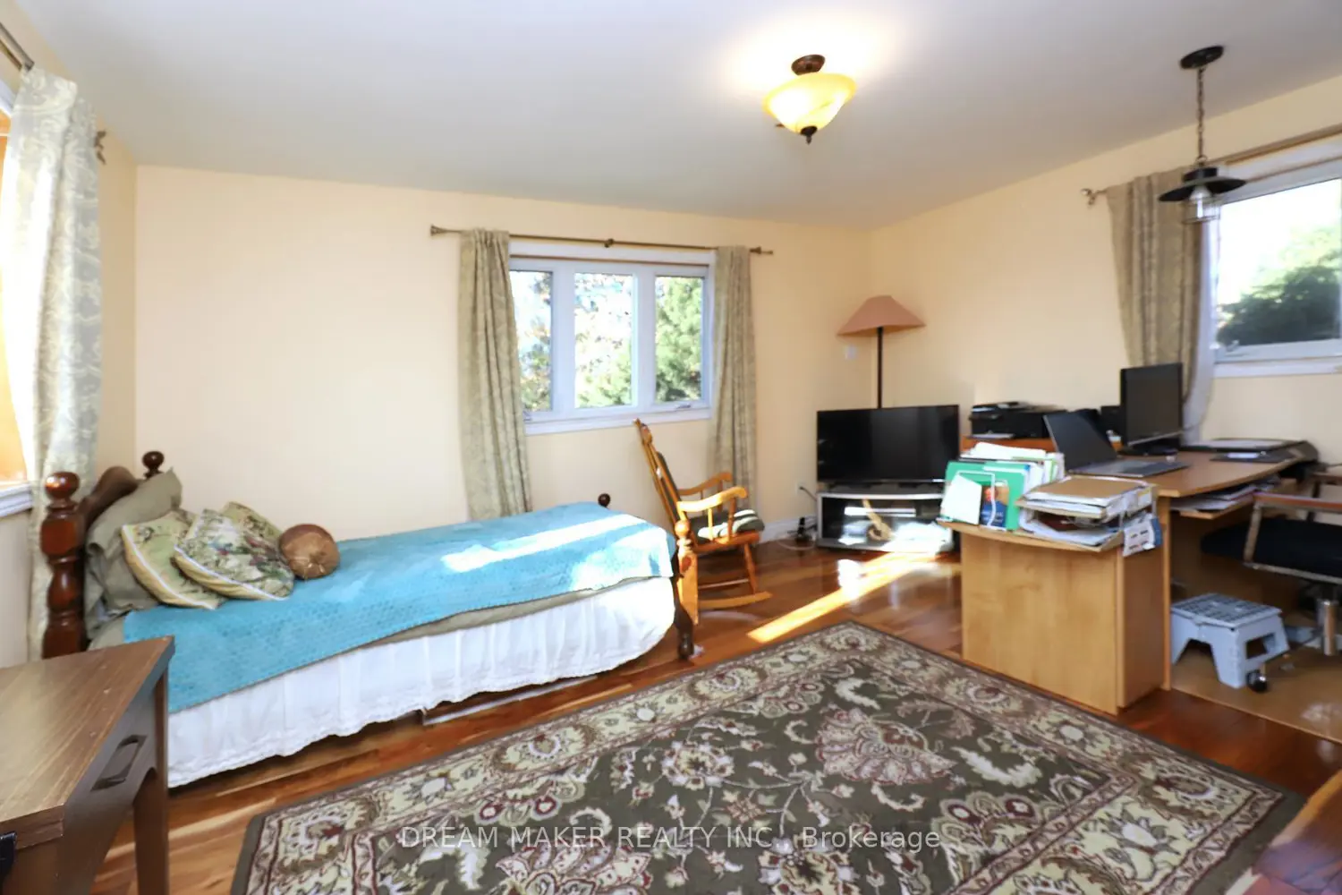 Additional image 17 of 4272 Wakefield Crescent