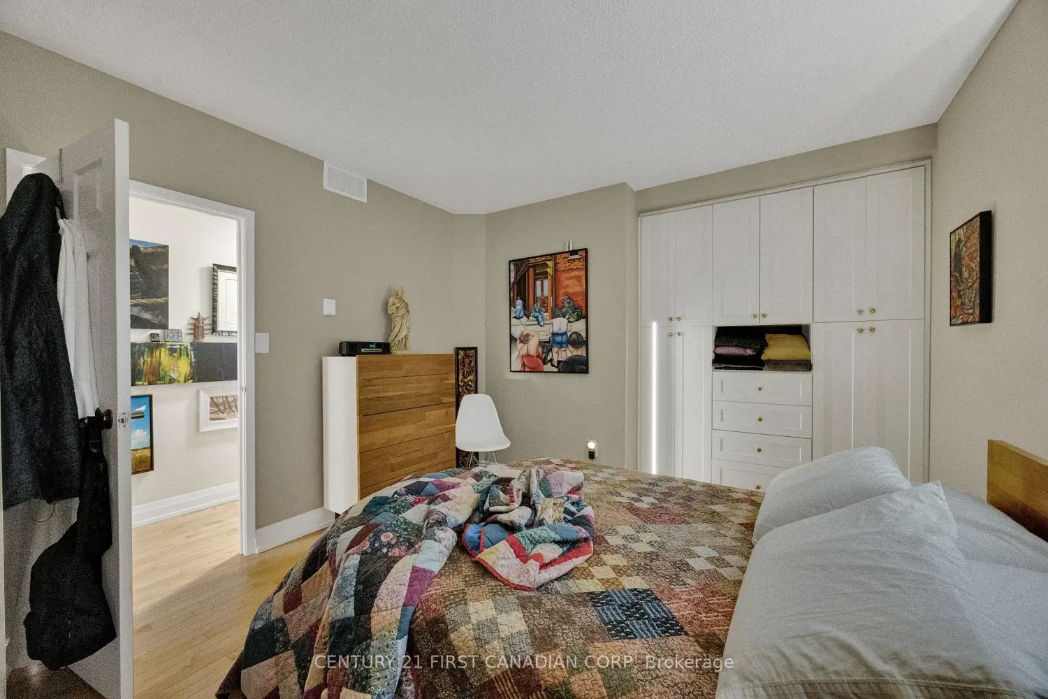 Additional image 8 of 275 Queens Avenue 202