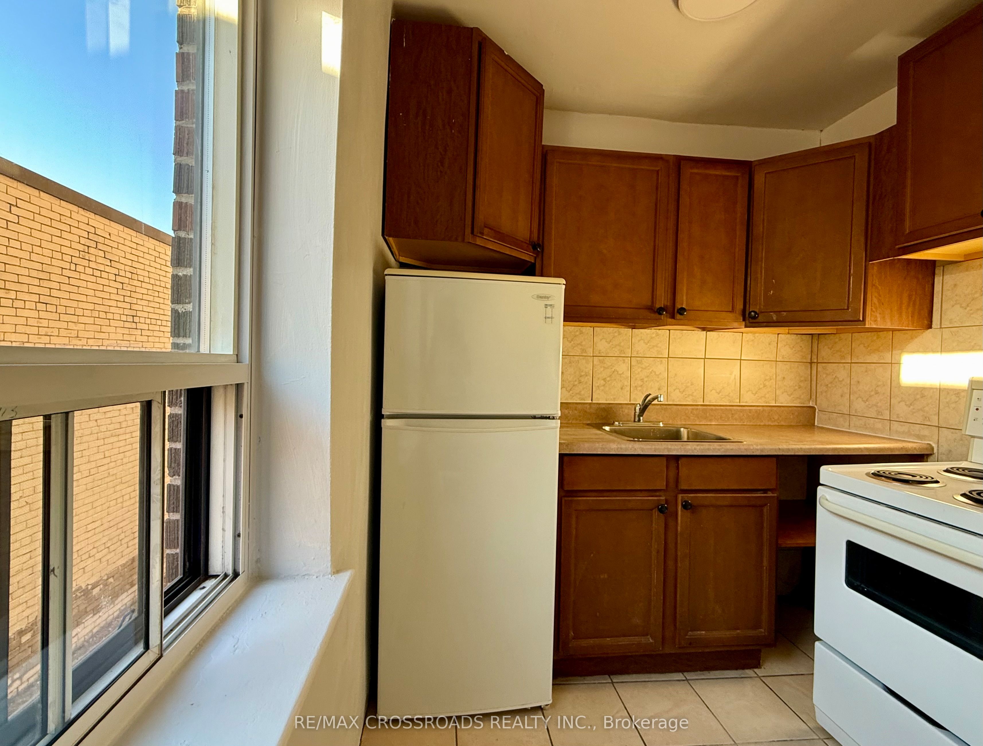 Additional image 3 of 113-2770 Yonge Street, Toronto, ON, M4N 2J3