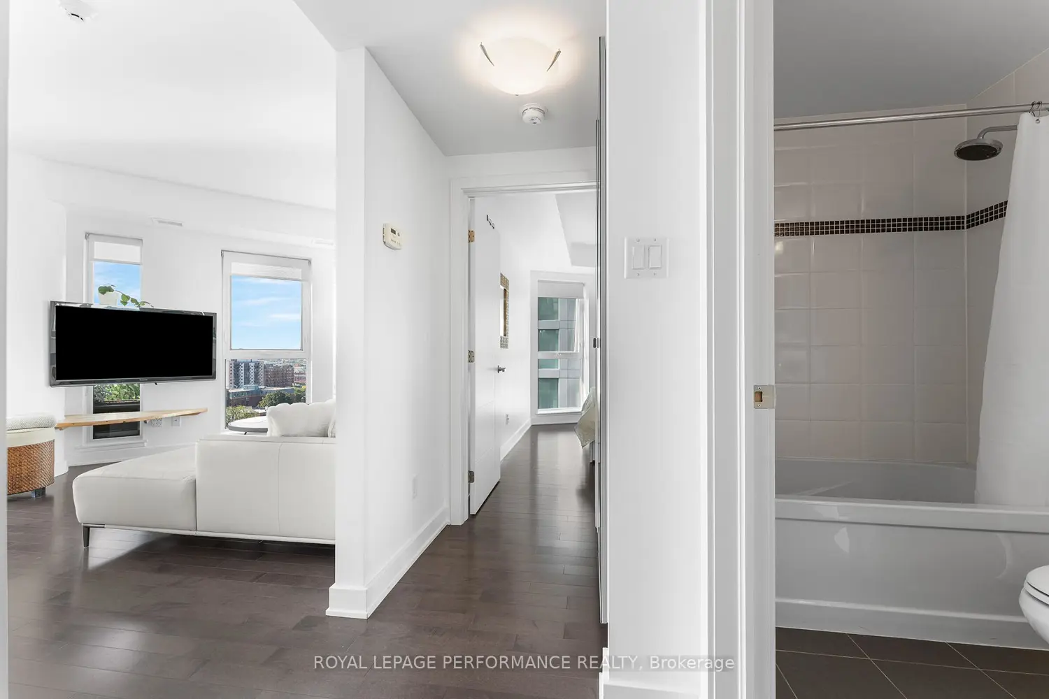 Additional image 11 of 40 Nepean Street 1305