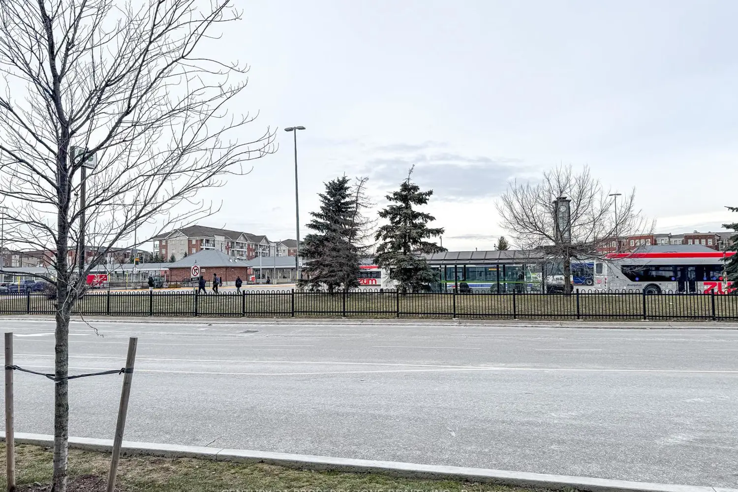 Additional image 18 of 20 Lagerfeld Drive 06