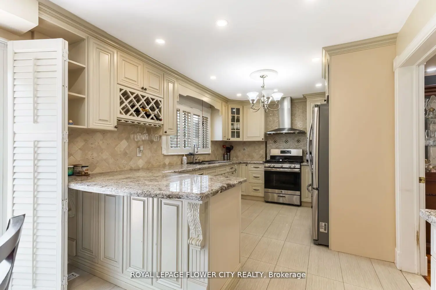 15 Thistle Ridge Drive photo 4