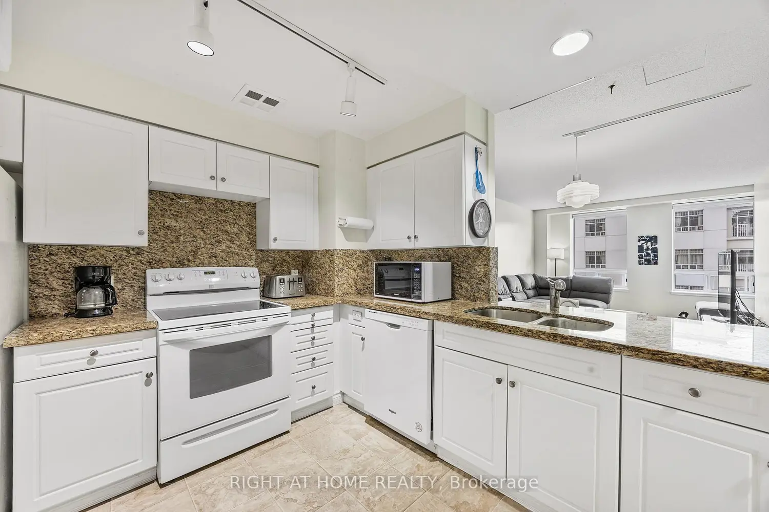 Additional image 4 of 74 Ross Street 53