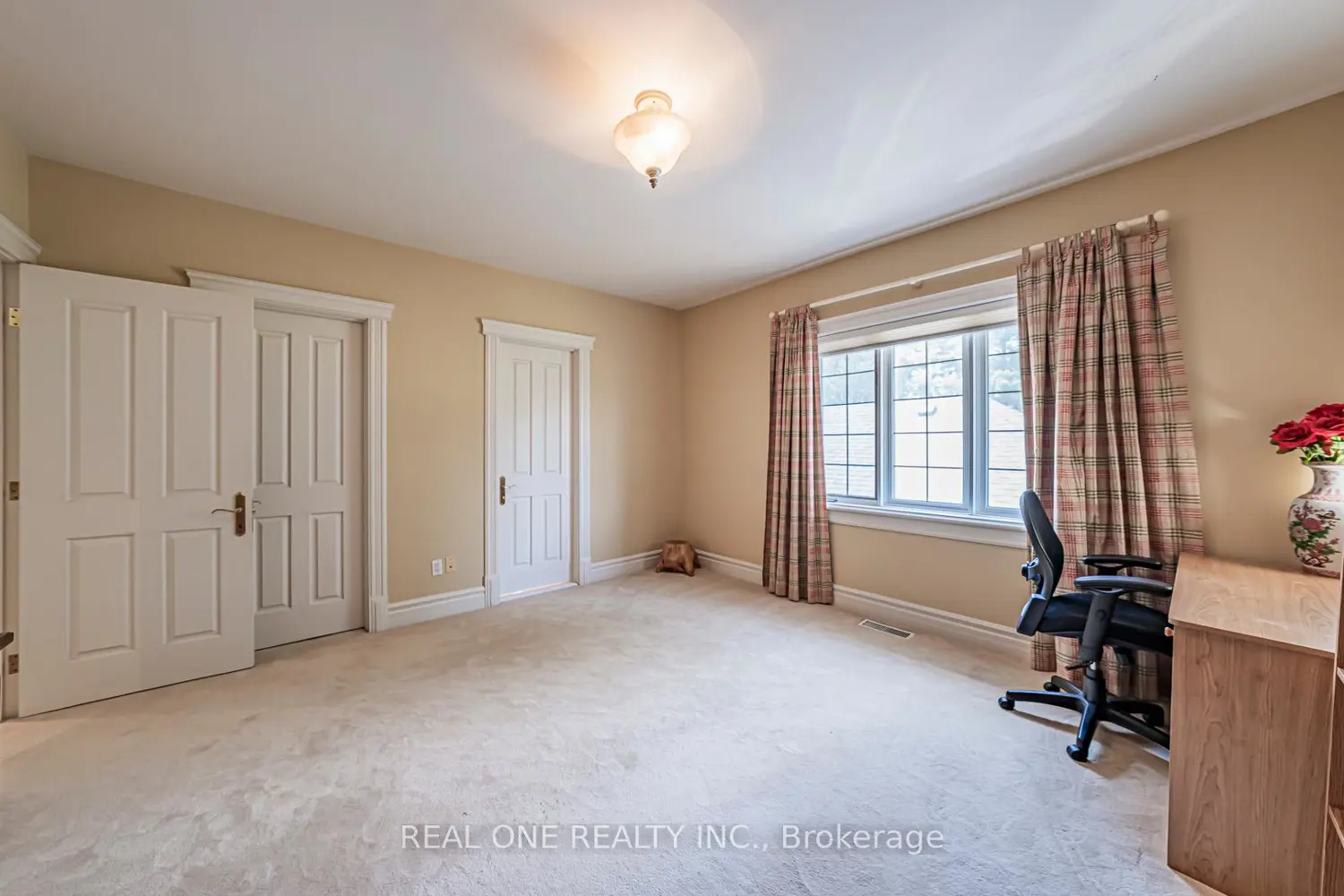 Additional image 16 of 14 Alm Court