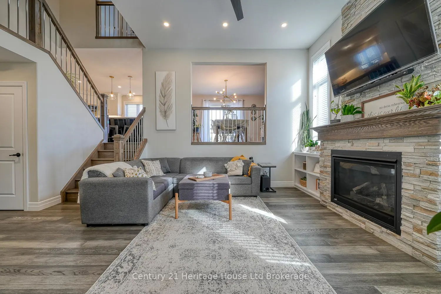 35 Peggy Avenue photo 3