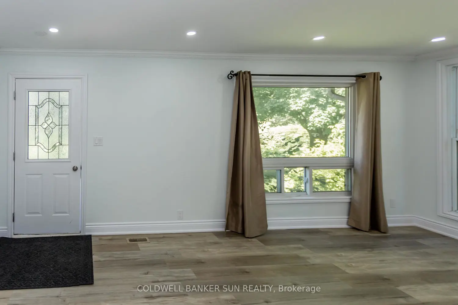 Additional image 8 of 686078 Oxford Rd 2 Road