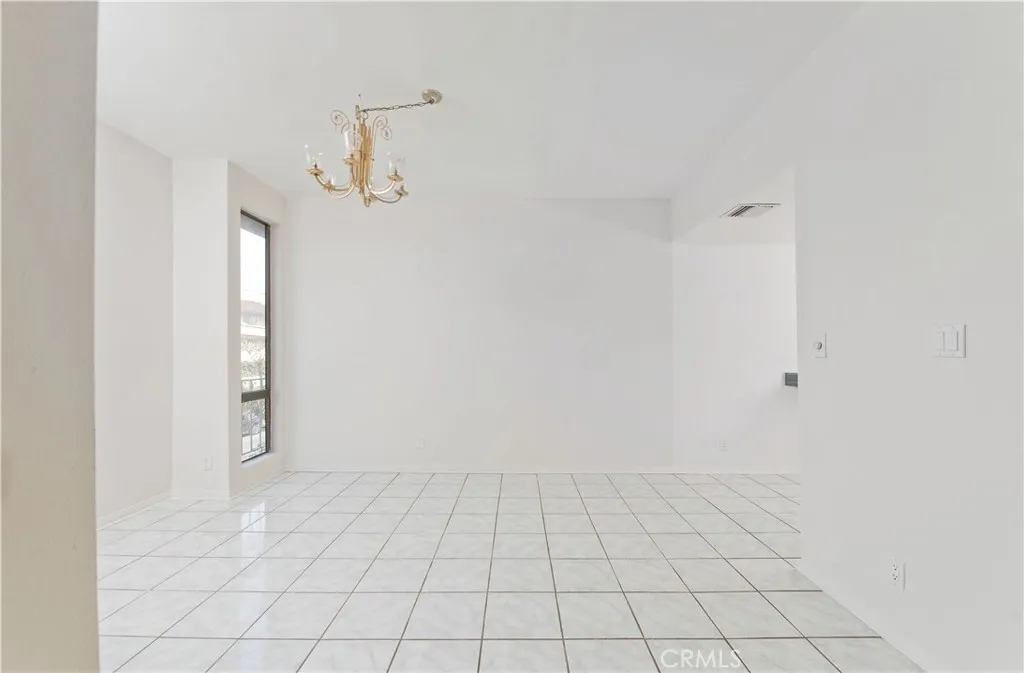 Additional image 9 of 5340 Yarmouth Unit 205, Encino, CA 91316