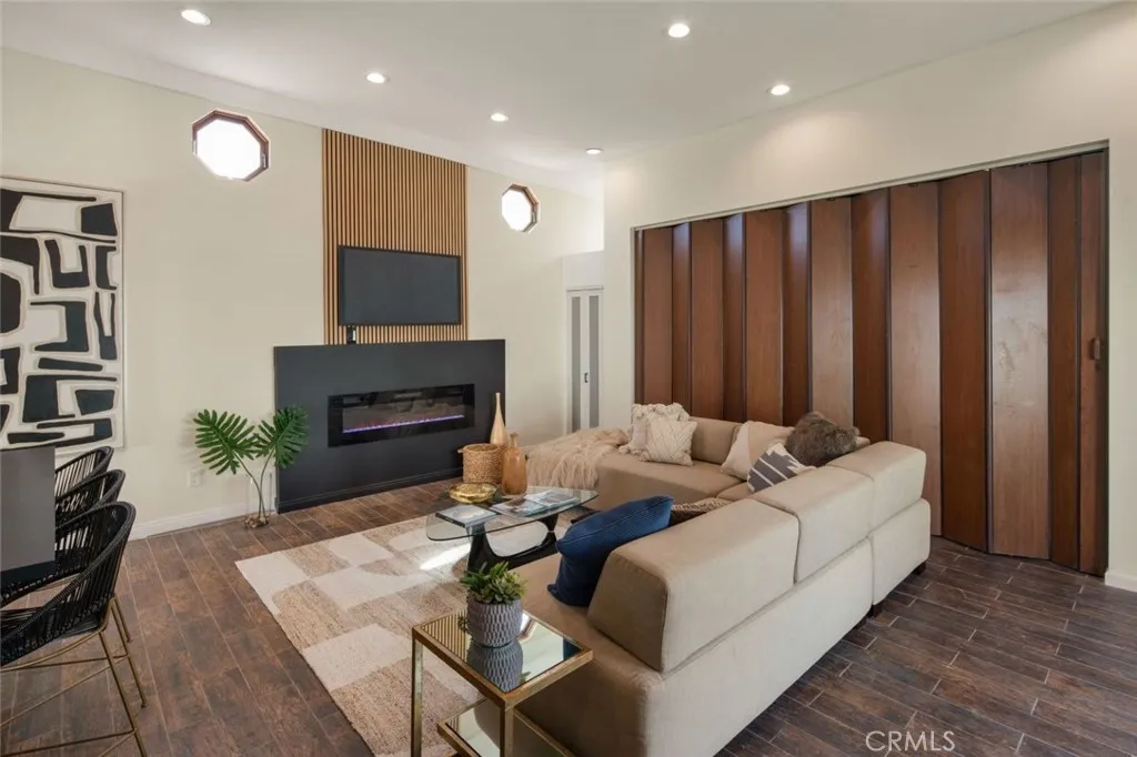 Additional image 32 of 3109 Stanford Ave, Venice, CA 90292