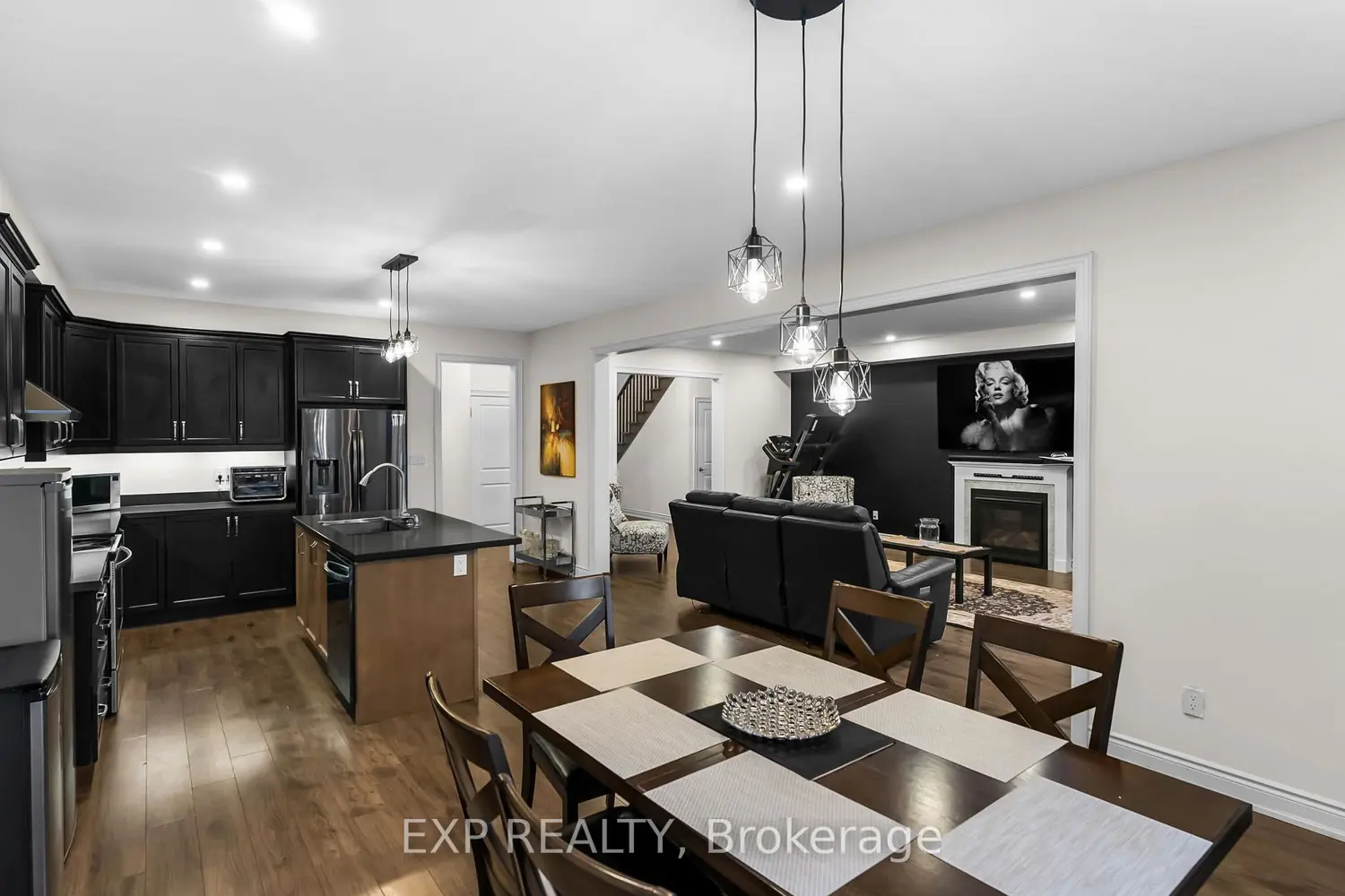 Additional image 4 of 1951 Metro Road