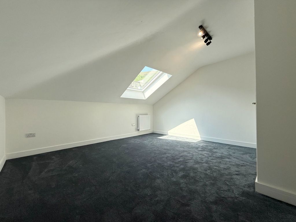 Additional image 10 of 3 bed flat for saleEdith Walk, Great Malvern, Worcestershire WR14