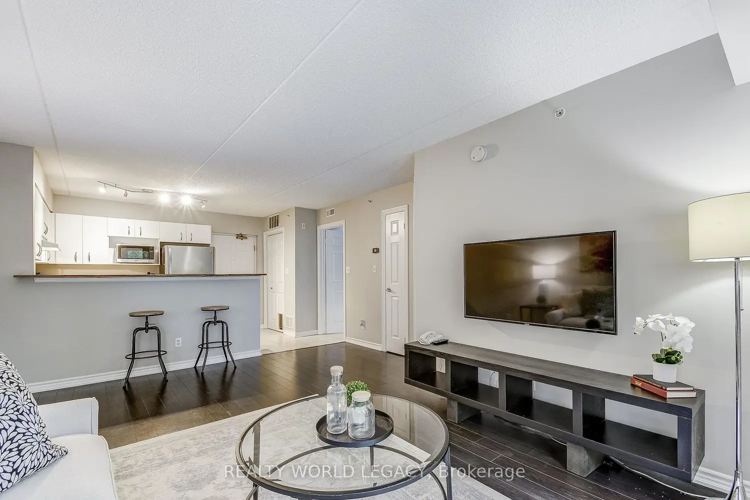 Additional image 13 of 2055 Appleby Line 103