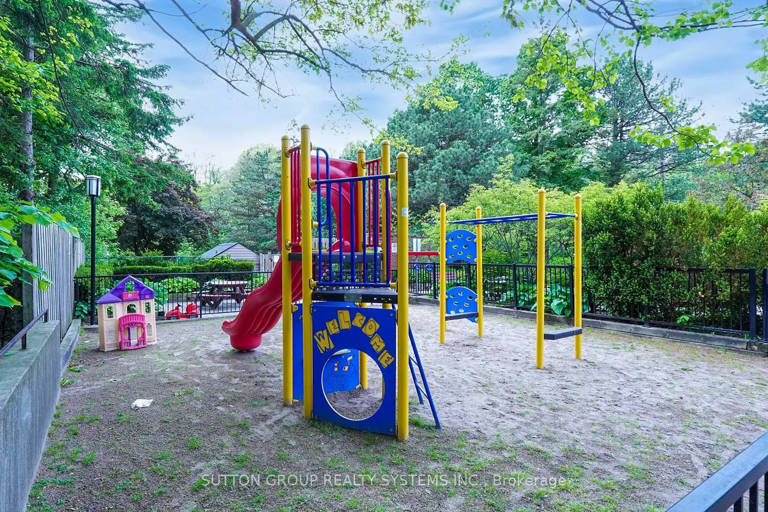 Additional image 18 of 85 Emmett Avenue 1811