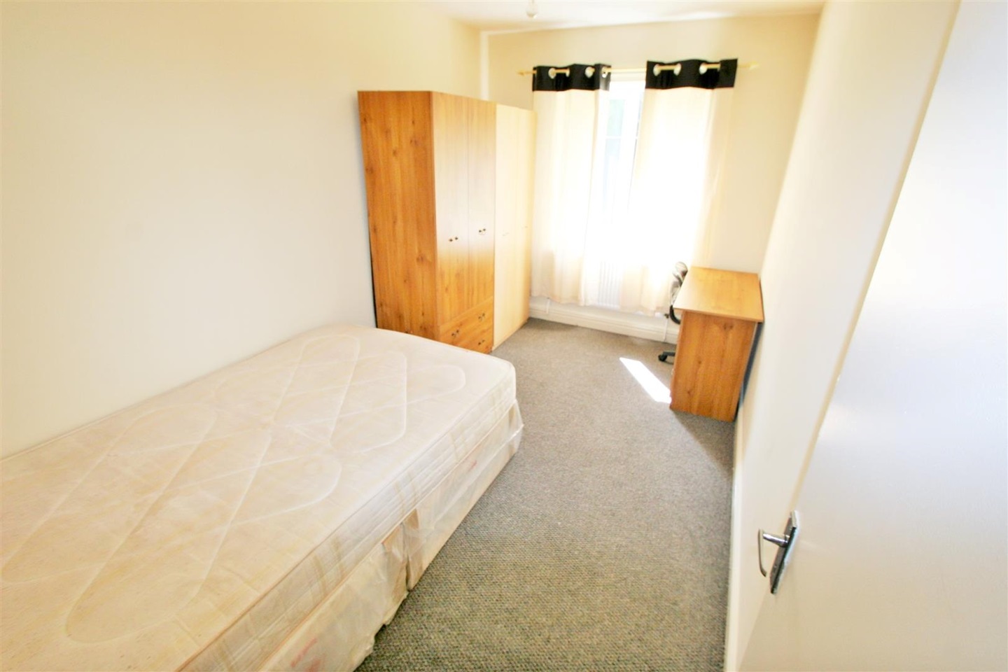 Additional image 5 of 3 Bed Flat, Orchard Lodge, LS6, N1 7GU