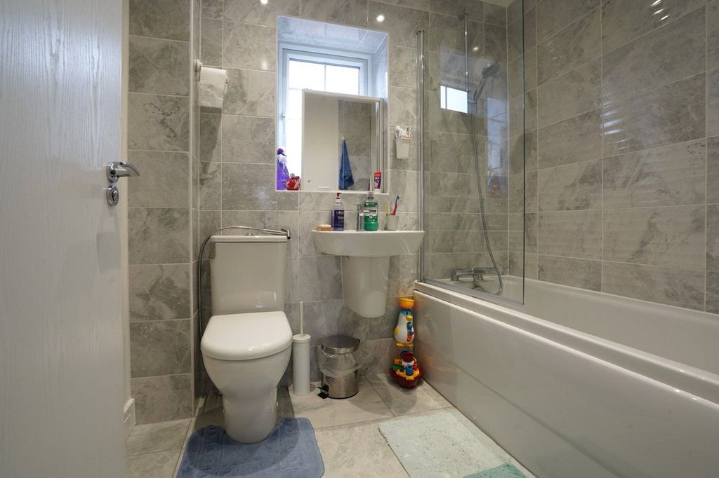 Additional image 14 of 4 bed end terrace house for saleLittle Wood Crescent, Wakefield, West Yorkshire WF1