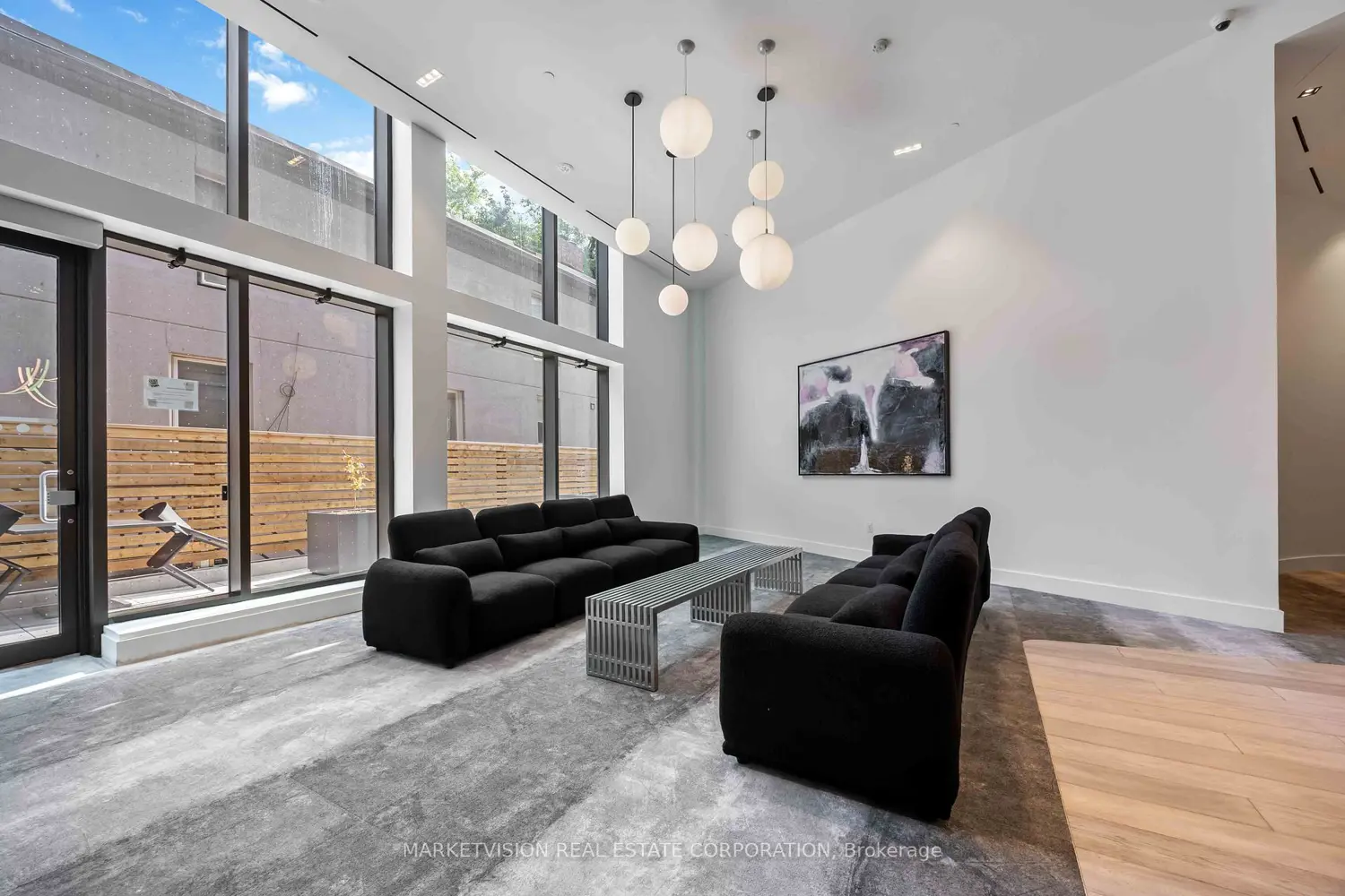 Additional image 14 of 2625 Dundas Street 405