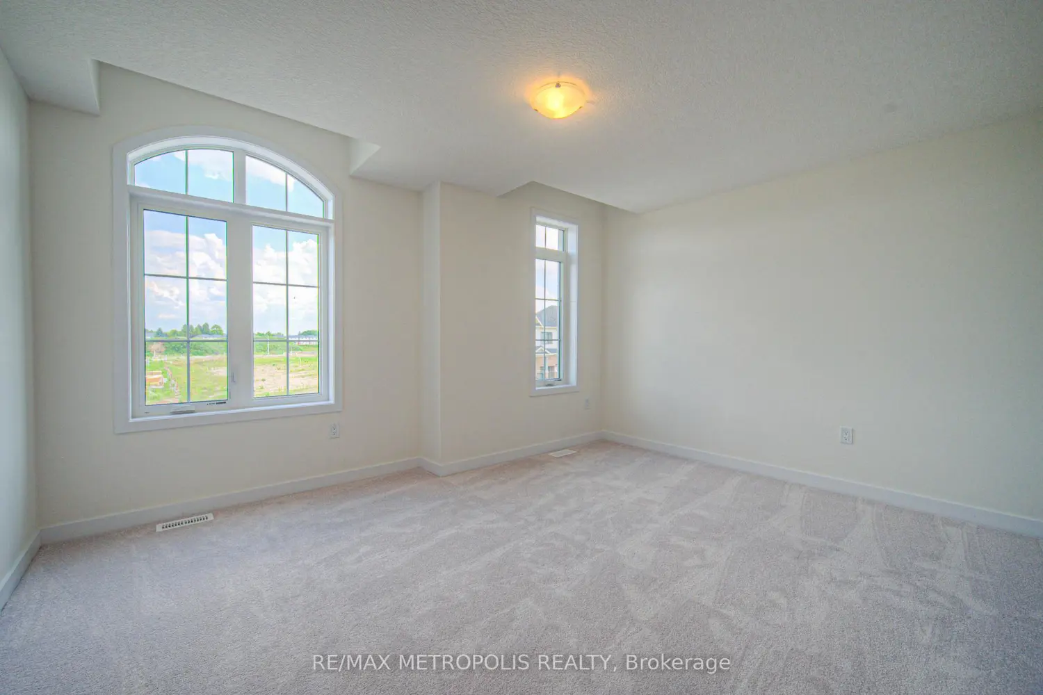 Additional image 14 of 100 Moss Drive