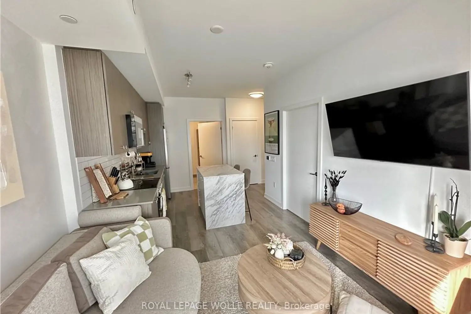 Additional image 8 of 15 Wellington Street 1114