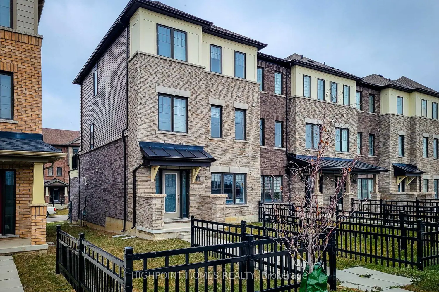 Additional image 4 of 36 Utter Place