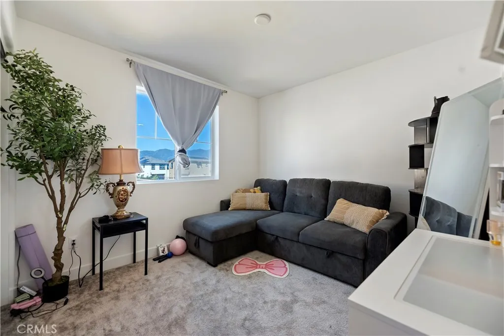 Additional image 81 of 364 Castaic Way, Rialto, CA 92377