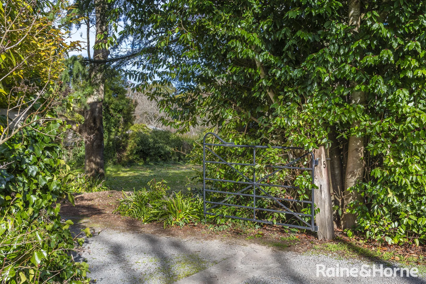 Additional image 12 of 5 Christian Street, Mount Macedon VIC 3441