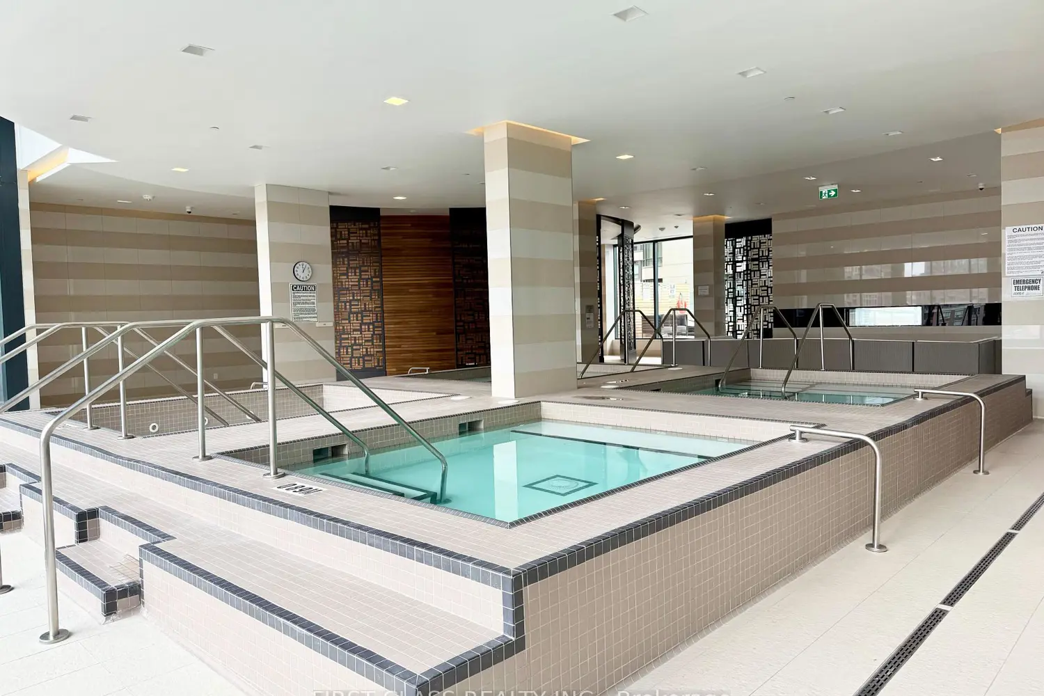 Additional image 17 of 501 Yonge Street 4002