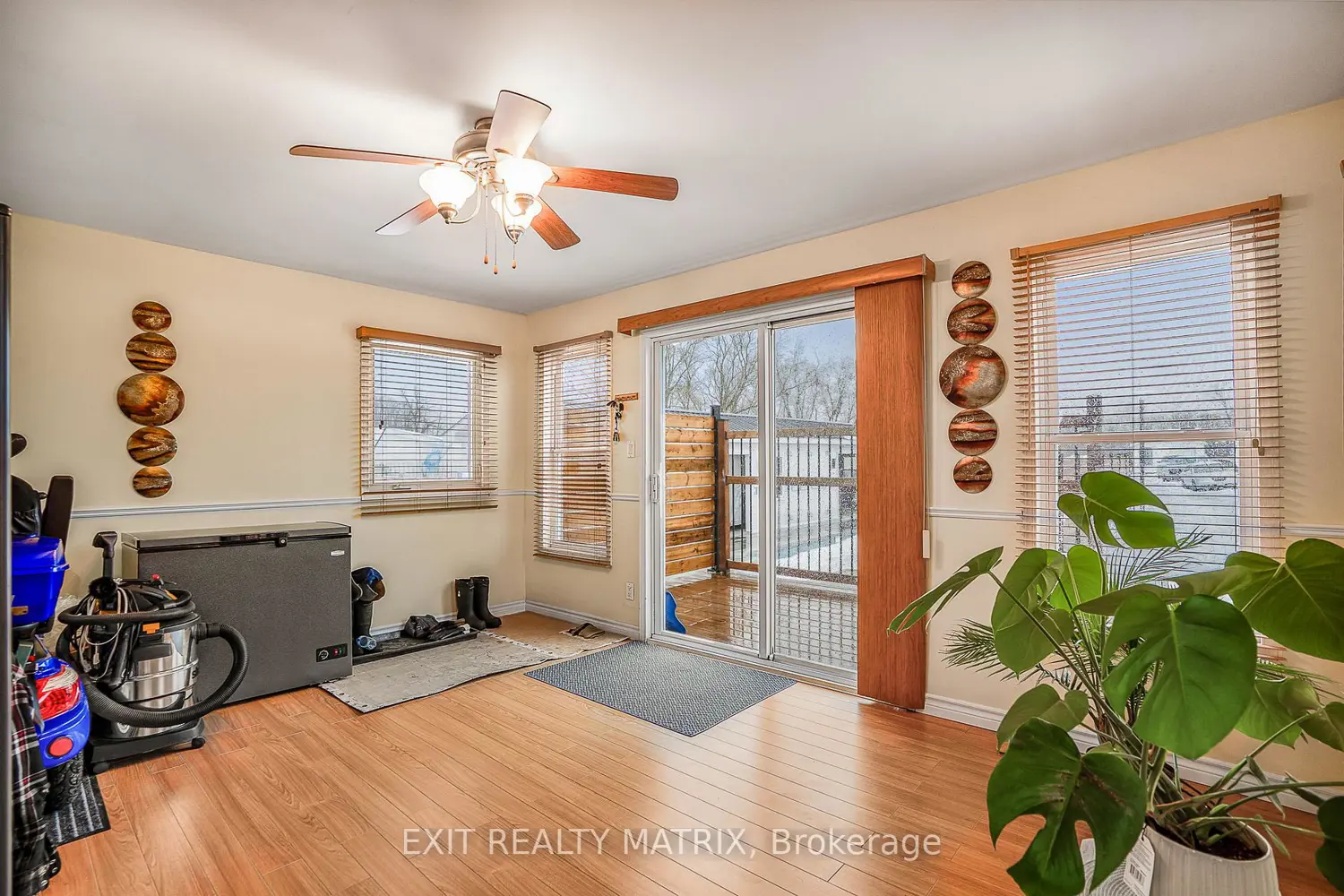 Additional image 9 of 213 Longueuil Street