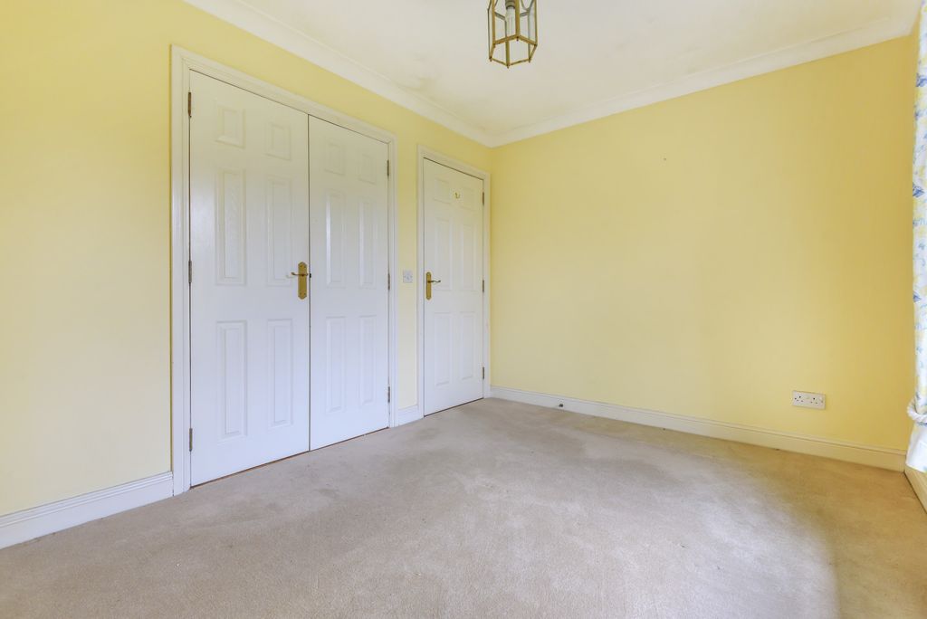 Additional image 6 of 2 bed flat for saleBourne Heights, Frensham Road, Farnham GU9