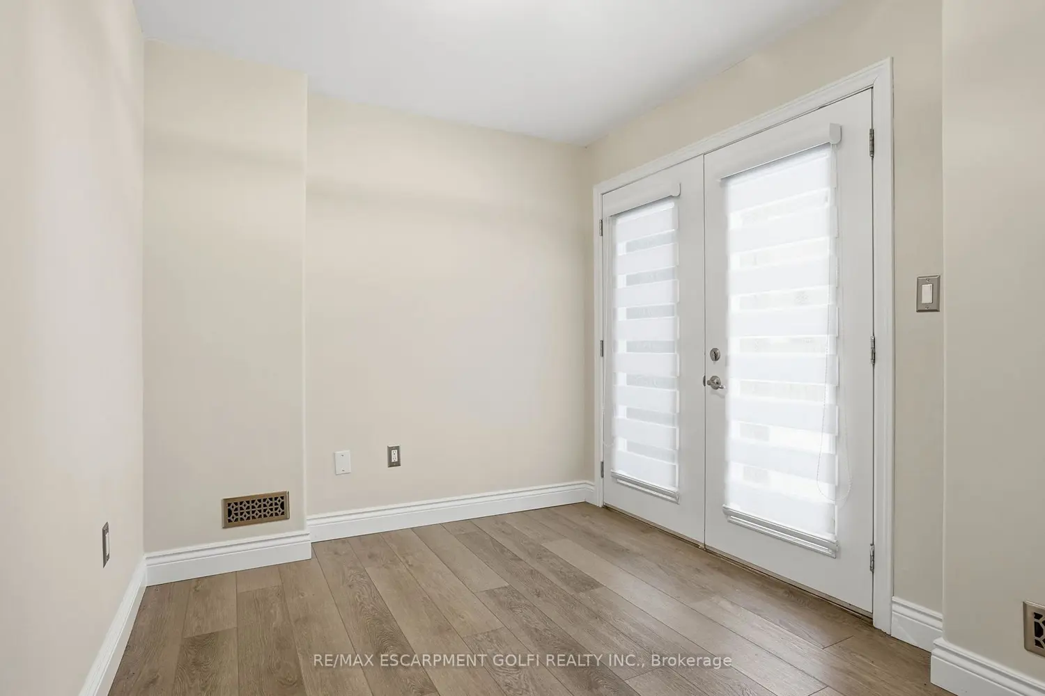 Additional image 14 of 201 Westbank Trail 13