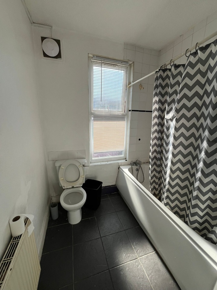 Additional image 4 of Room in a Shared House, St Hildas Mount, LS9, N1 7GU